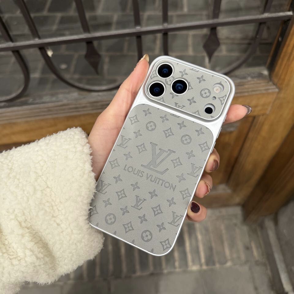 قاب Louis Vuitton لویی ویتون آیفون